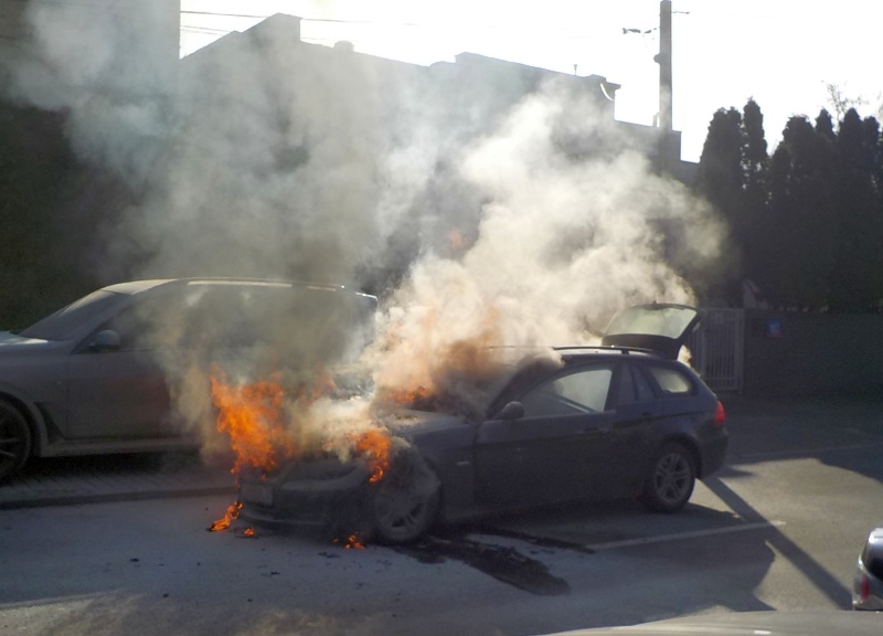 Płonące BMW na Sadybie